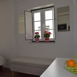 acolhedor-apartamento-em-alfama.hotels-lisbon-portugal.com/